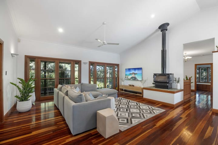 Sangfroid: Family Retreat for Up to 10 Guests gallery image 2