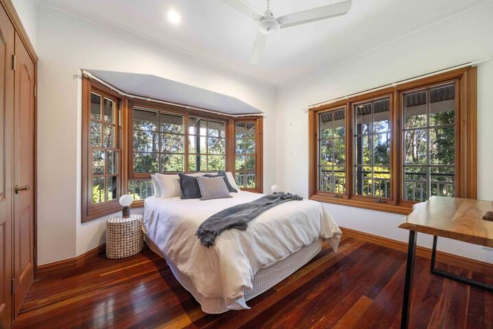 Sangfroid: Family Retreat for Up to 10 Guests gallery image 3