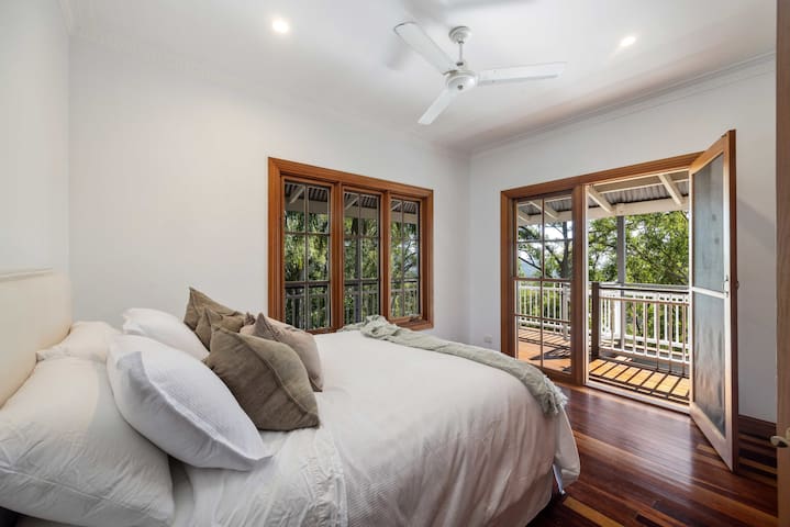 Sangfroid: Family Retreat for Up to 10 Guests gallery image 4