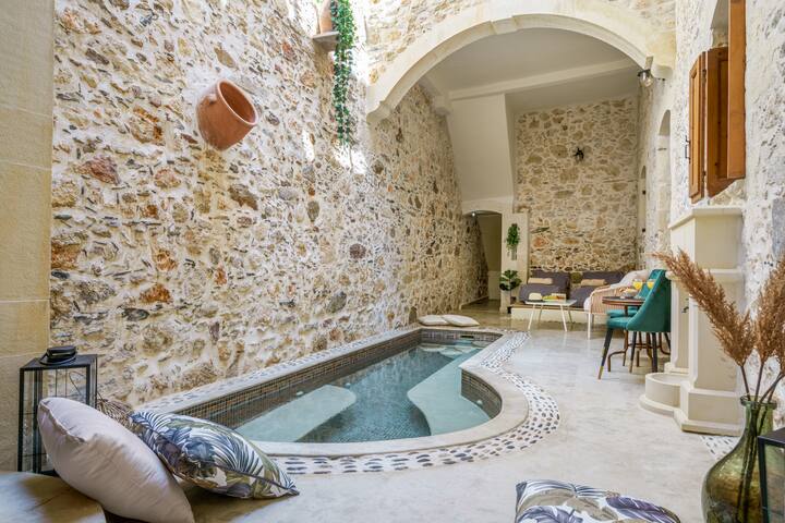 Kamares,a 1912 stonebuilt estate with heated pool! gallery image 3