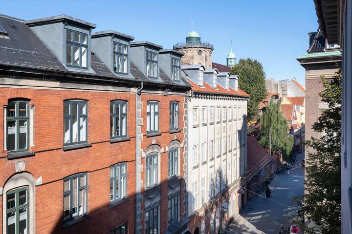 Spacious Apartment on Lively & Vibrant Street gallery image 5