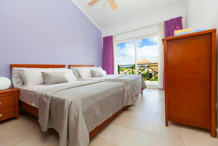The second bedroom (lilac) has a lovely view. You can enjoy it every day.