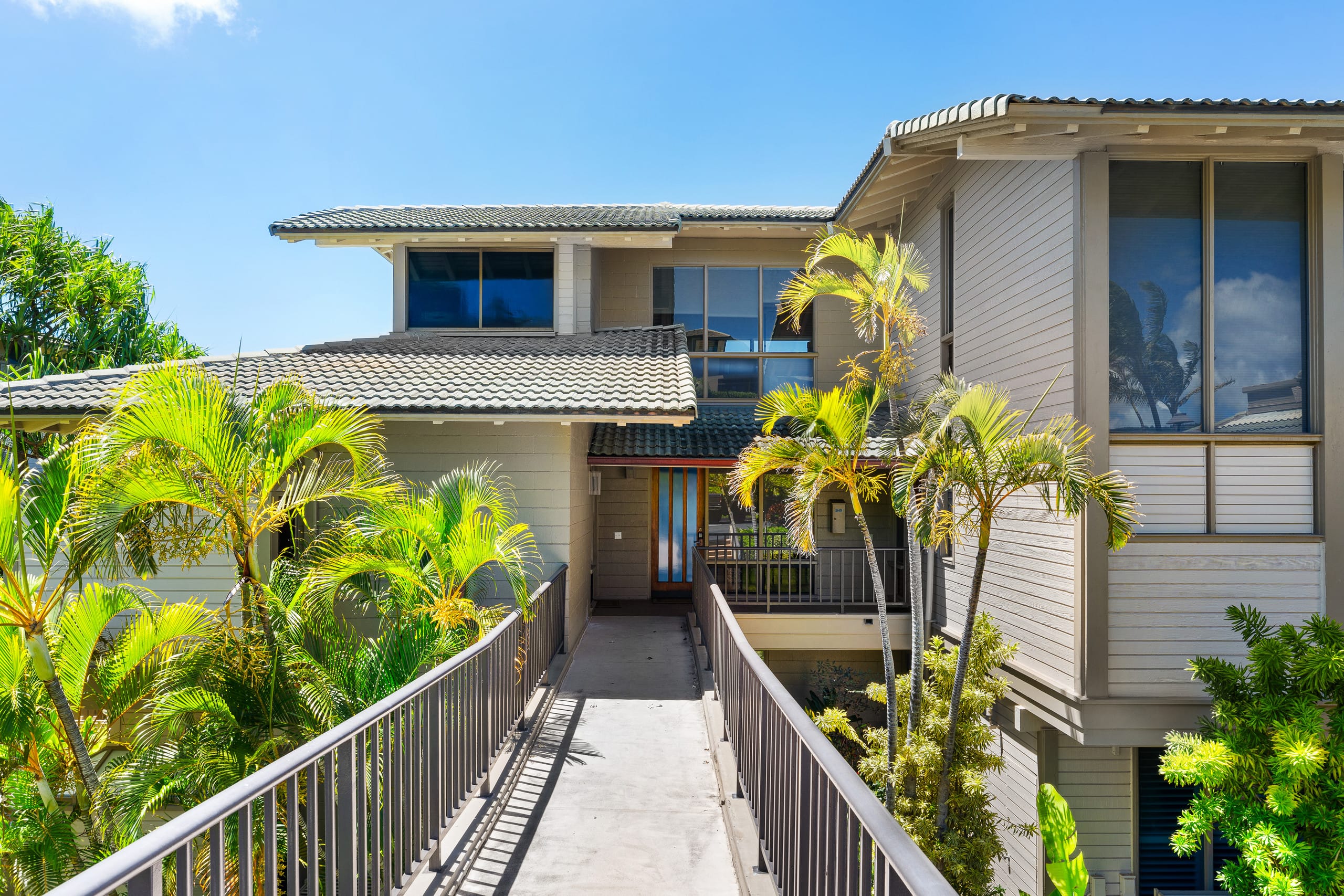 Condo in Lahaina · ★4.93 · 2 bedrooms · 3 beds · 3 baths - Image 42