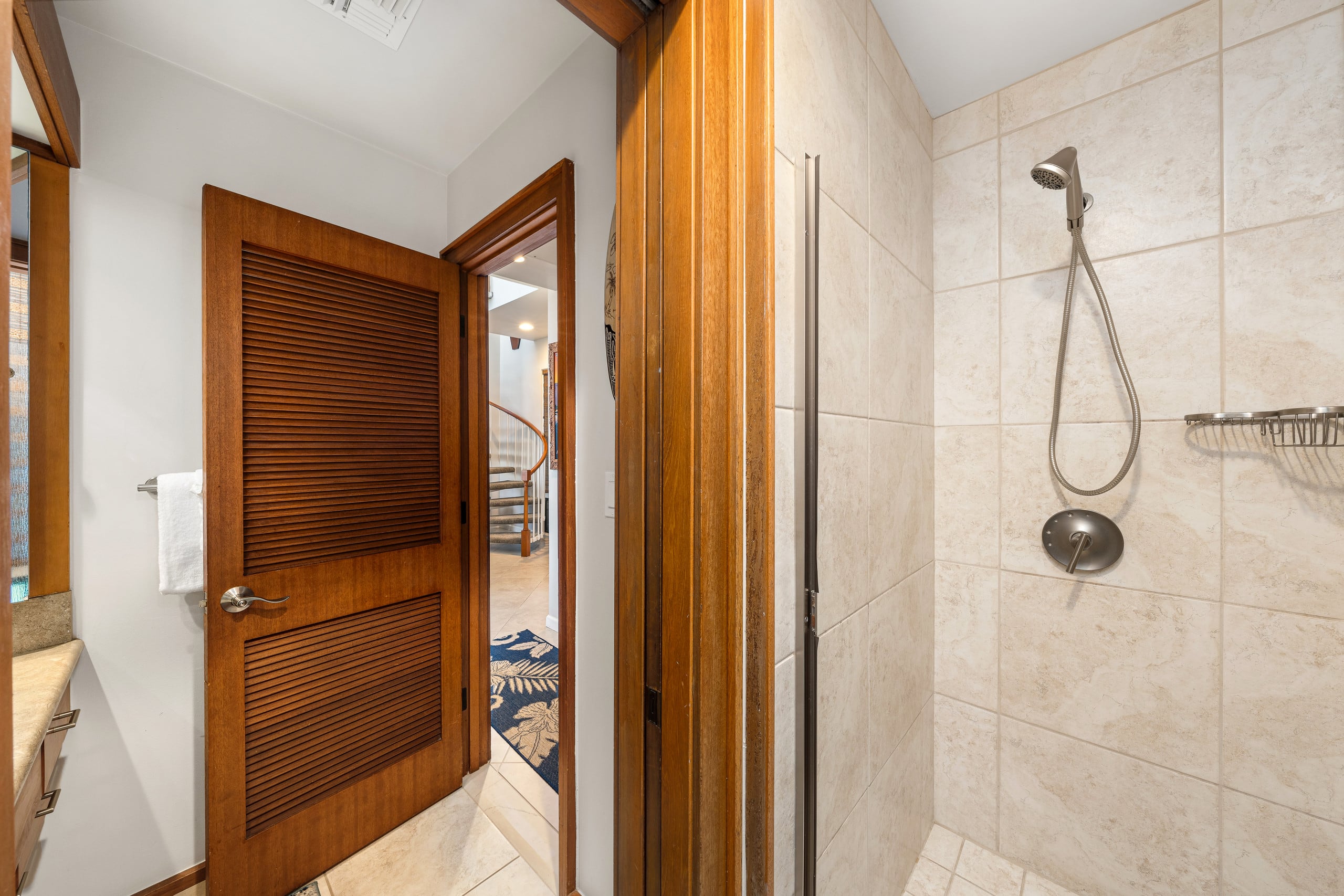 Condo in Lahaina · ★4.93 · 2 bedrooms · 3 beds · 3 baths - Image 26