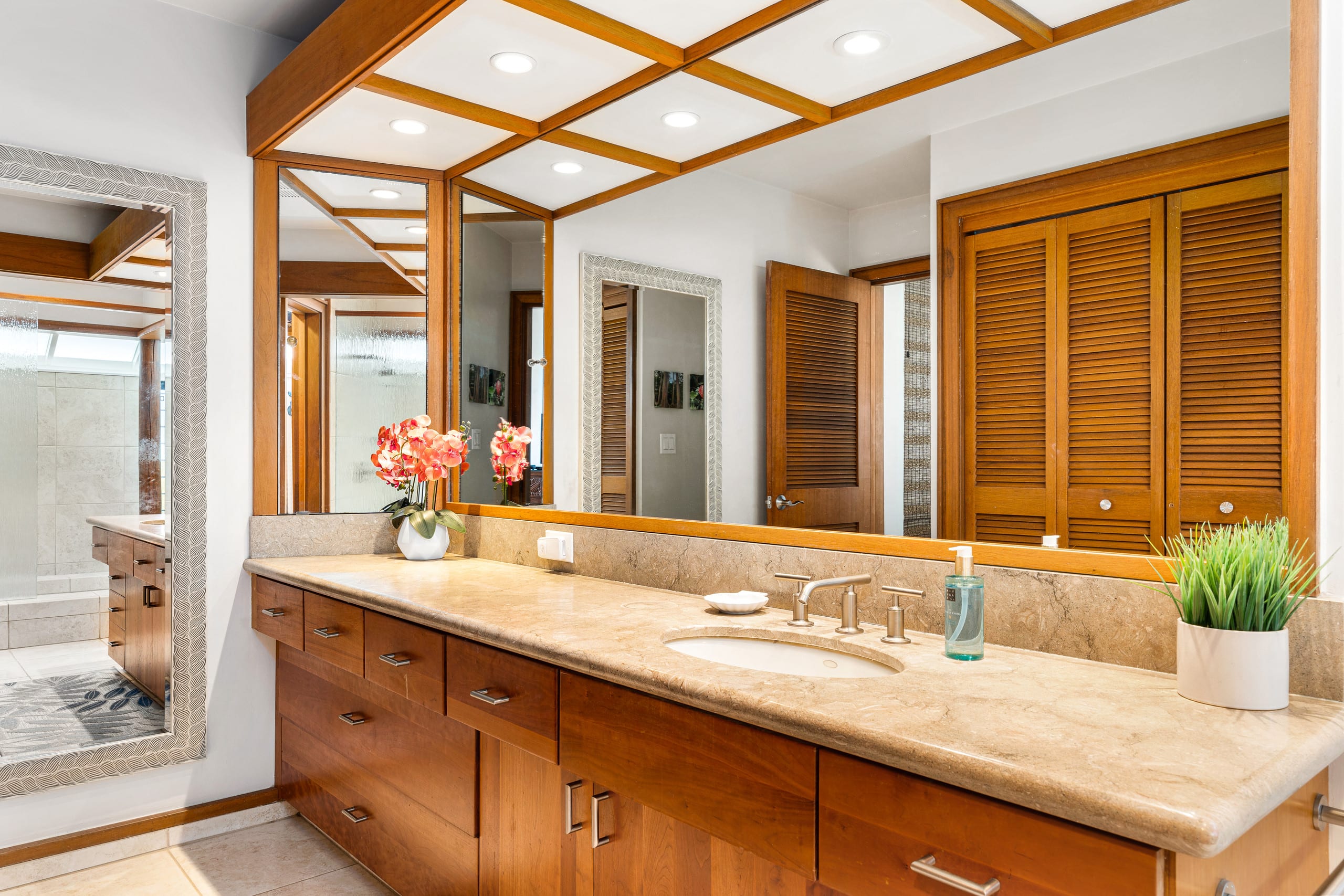 Condo in Lahaina · ★4.93 · 2 bedrooms · 3 beds · 3 baths - Image 30