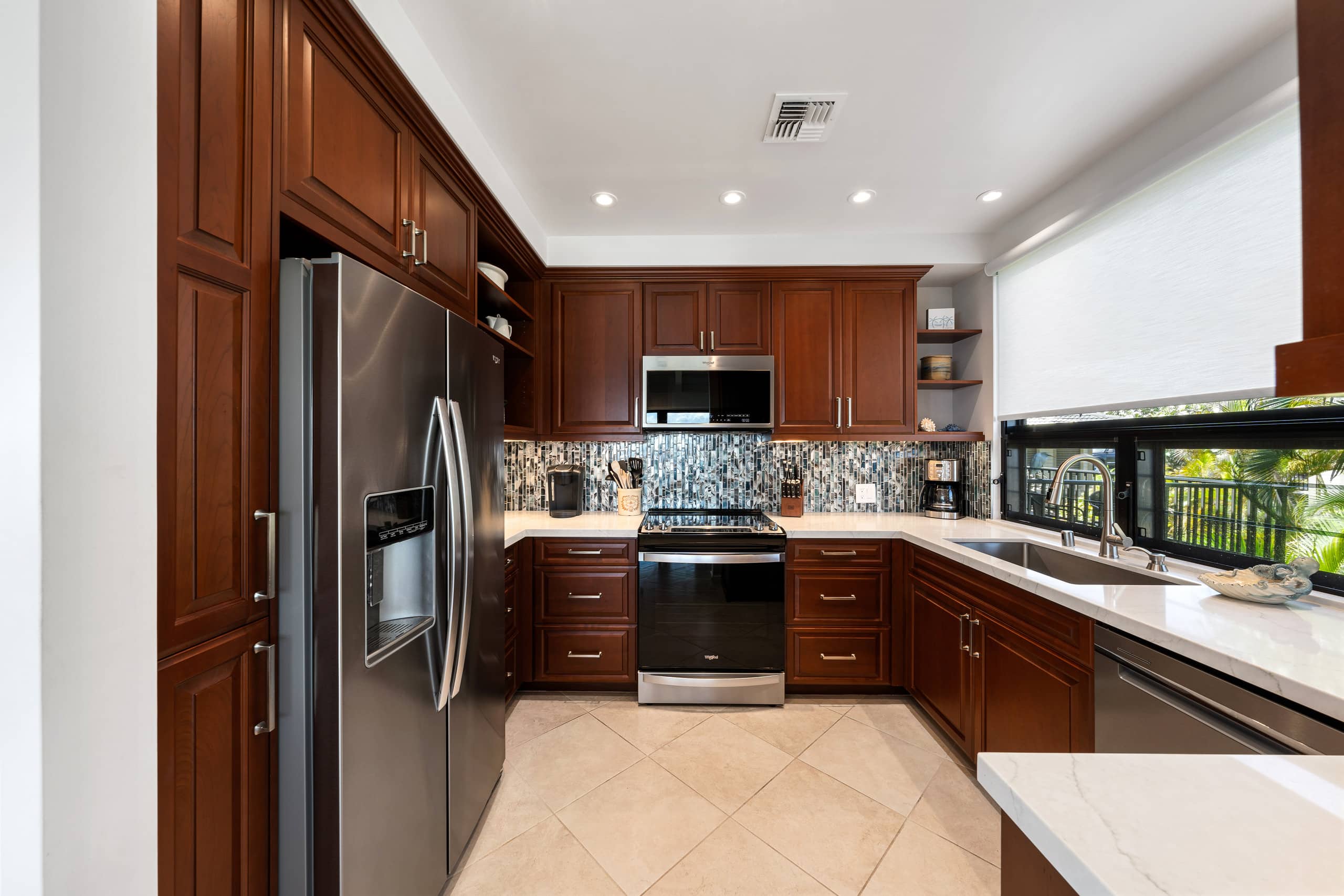 Condo in Lahaina · ★4.93 · 2 bedrooms · 3 beds · 3 baths - Image 7