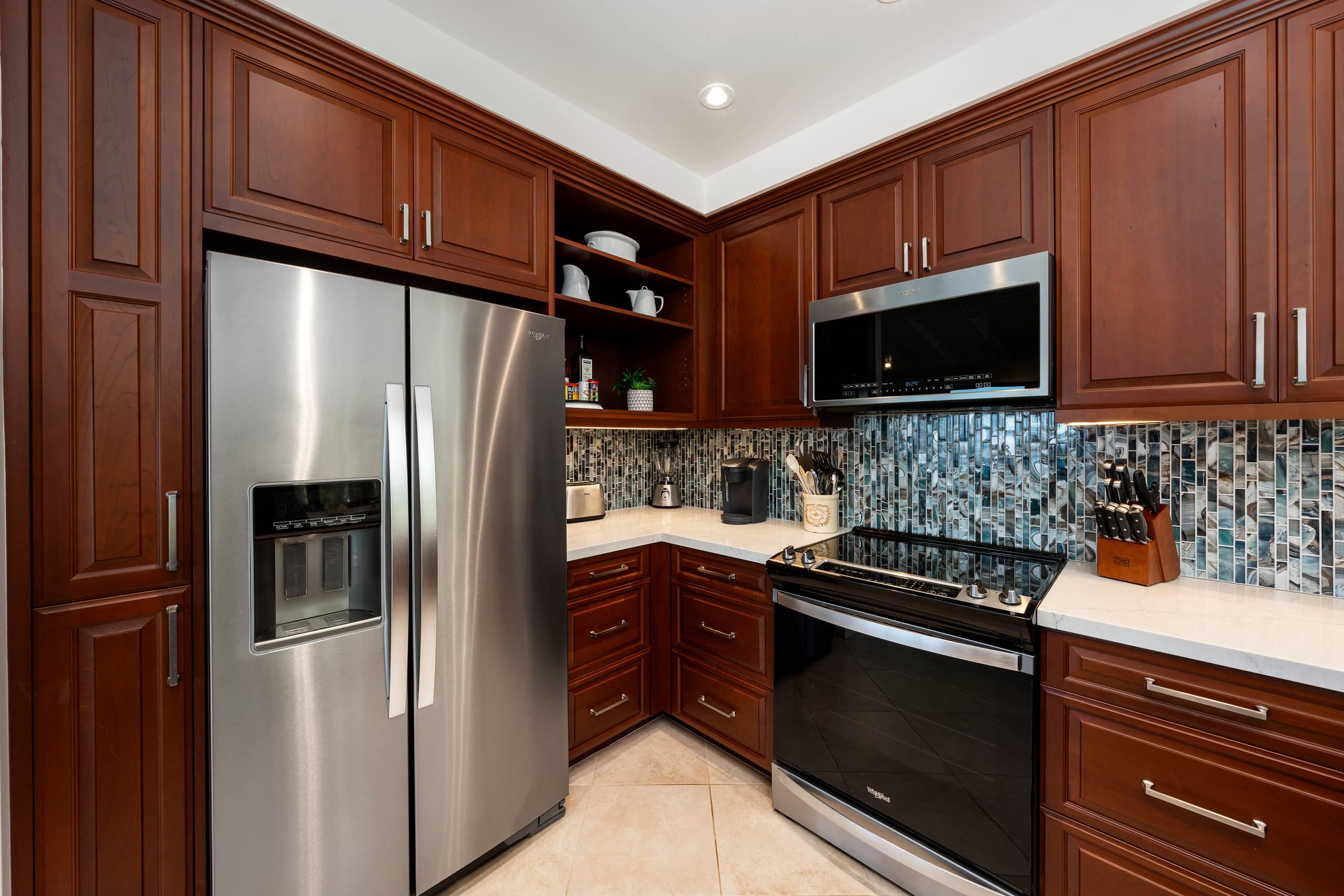 Condo in Lahaina · ★4.93 · 2 bedrooms · 3 beds · 3 baths - Image 11