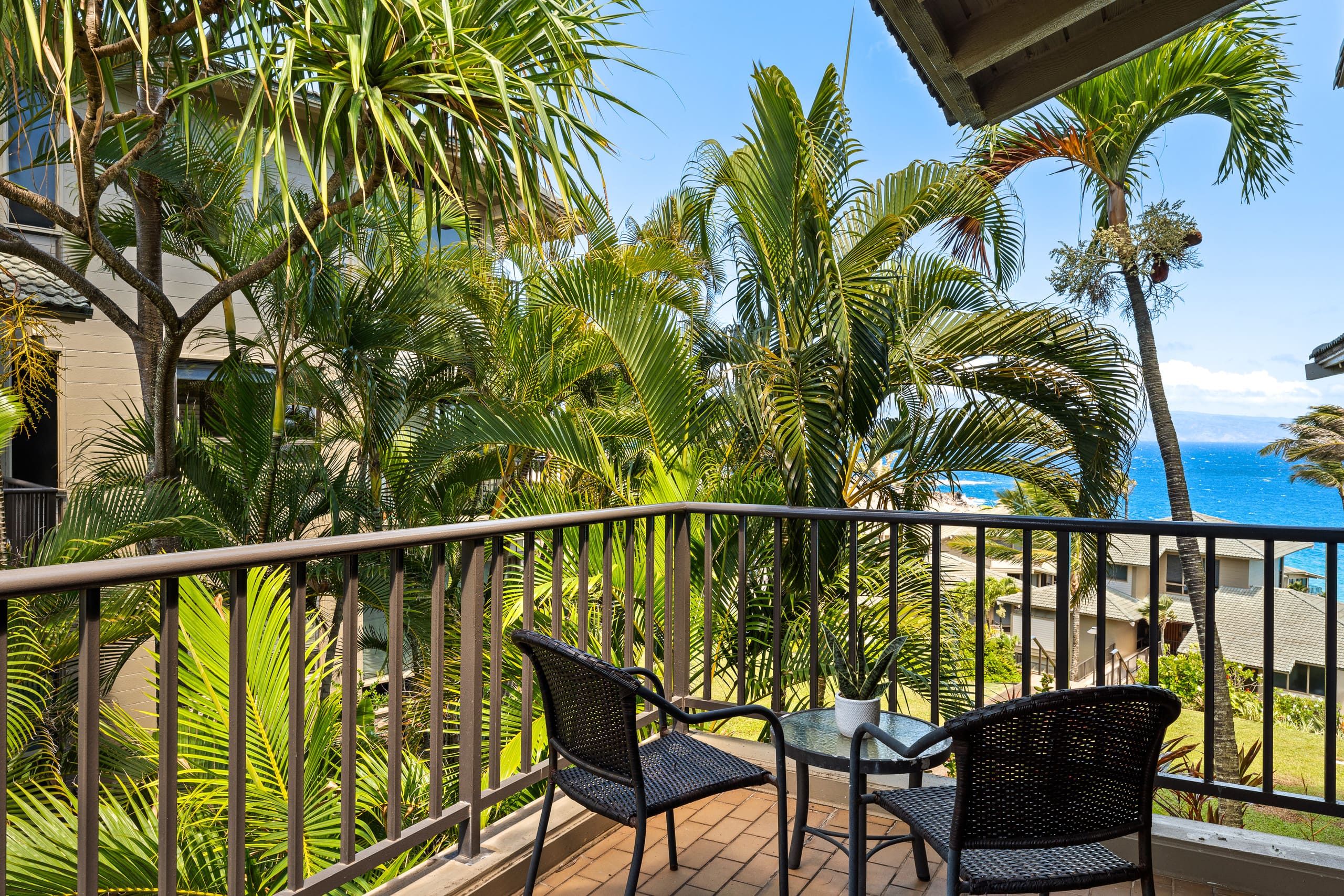 Condo in Lahaina · ★4.93 · 2 bedrooms · 3 beds · 3 baths - Image 40