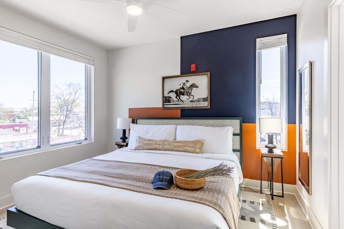 Dhoma e gjumit 2 ka një krevat dopio "king" dhe banjë ngjitur me dhomën.