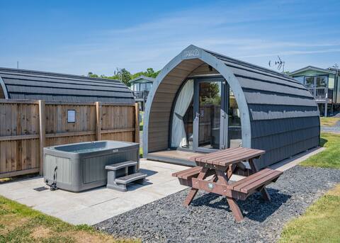 Kyloe Glamping Pod (Pet Friendly)