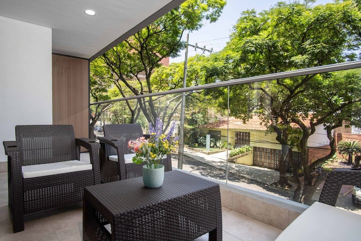 H108 • 2-bed, 2-bath • Pool • Gym • 24/7 Security - Cali