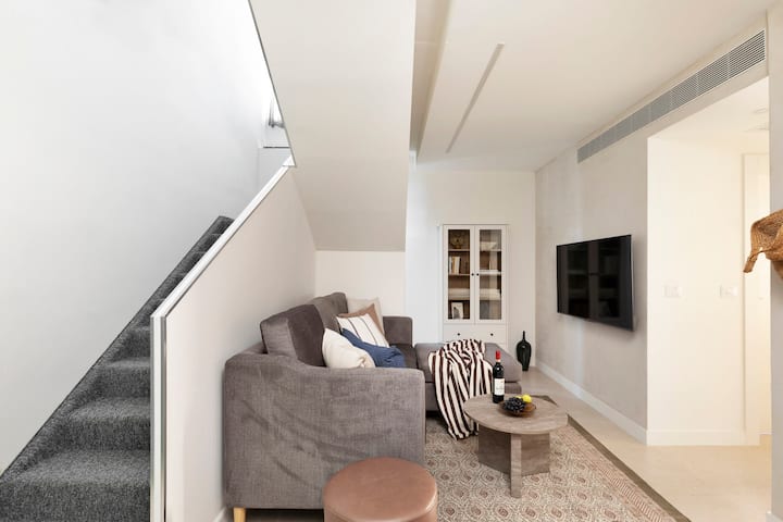 The J - *New* Luxury Two Bedroom Duplex By Localz - Jerusalem