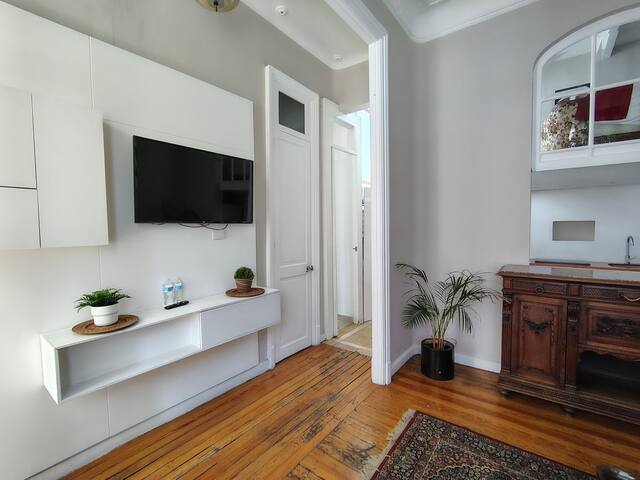 Exclusive house, great location! gallery image 2