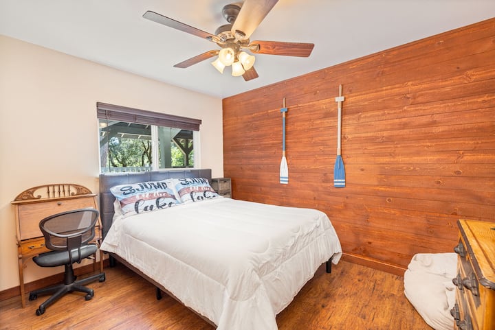 Segundo dormitorio con cama tamaño queen