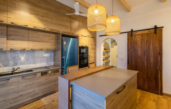 Full kitchen image 2