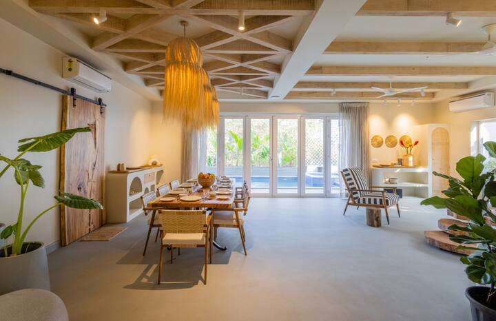 Dining area 1 image 4