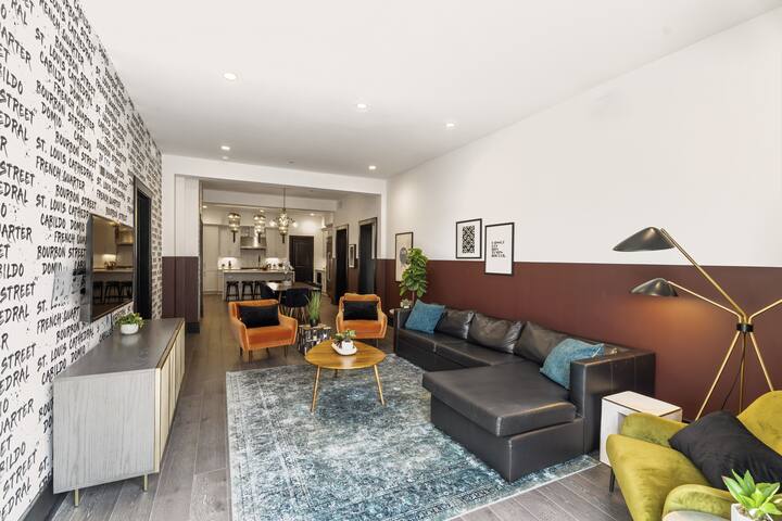 Downtown 3BR Penthouse with Private Terrace