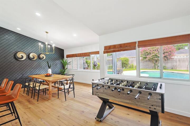4-BD Serene Hideaway w Pool, Foosball, and Patio gallery image 3