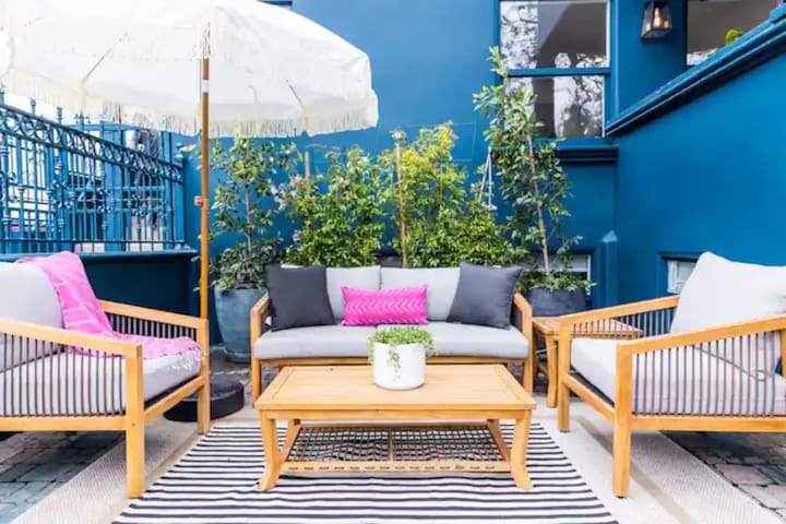 4BR/5BD Free Parking – Little Italy Home!