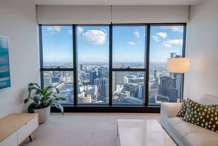 Prima Pearl-Superior Apt. with River, Flames Views gallery image 4