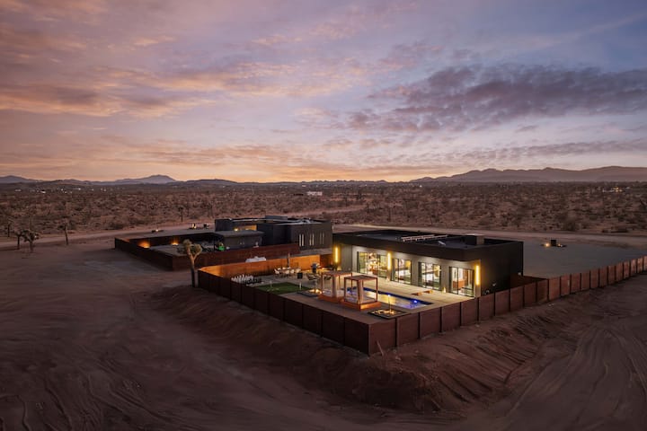 Twilight Villas -PoolSpa-DayBeds-Sauna-Pickleball