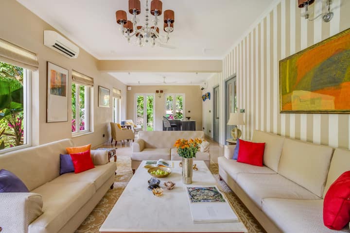 Rooms: Living room