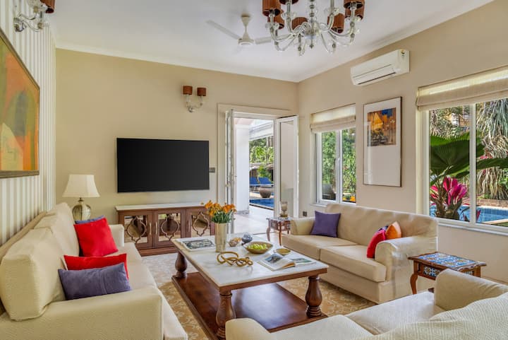 Rooms: Living room