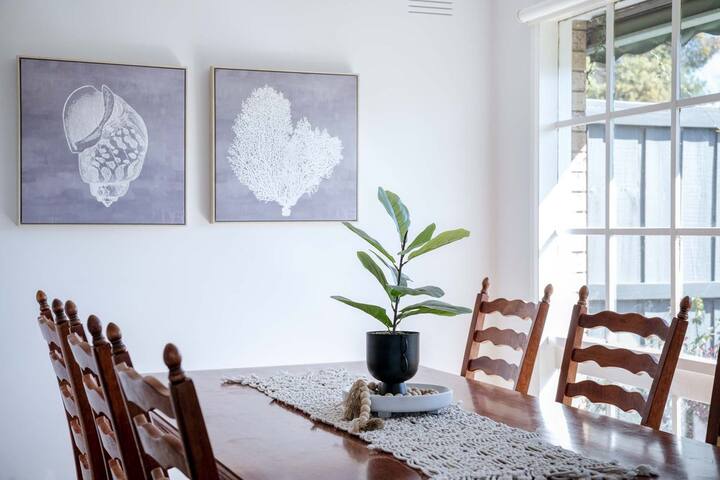 Endeavour Family Beach House gallery image 5