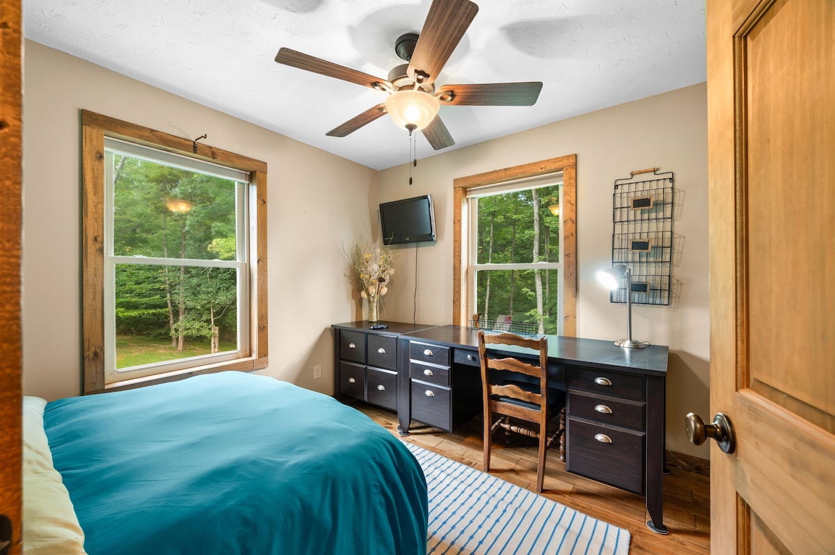 غرفة نوم/مكتب كوين ميرفي