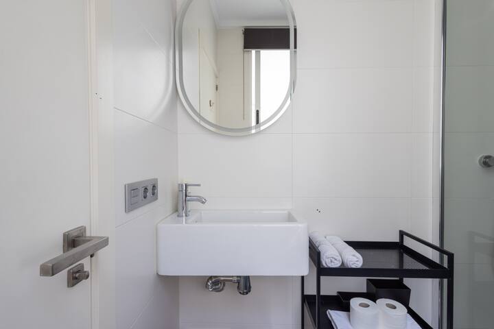 Stylish Attic in Valencia Centre by Florit Flats gallery image 4