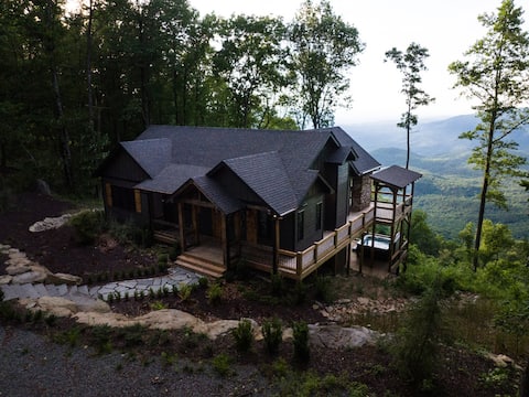 Black Bear Luxury Cabin