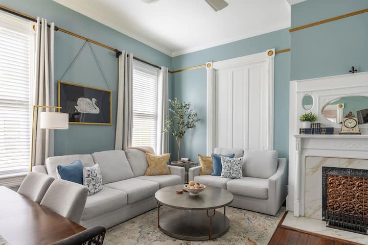 On Forsyth Park • Group Friendly • Parking • Porch - Savannah, GA