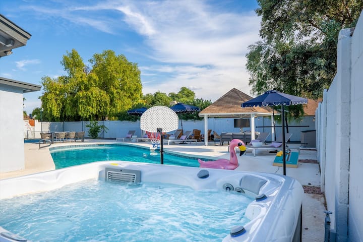 The Pickler: Pickleball | HotTub | Pool | Gameroom
