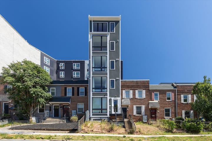1-br Suite Dc Getaway, Steps To H Street - Washington, D.C.