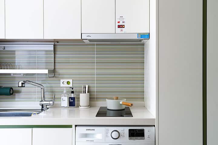 Window View Studio With Transformer And Storage - Seoul