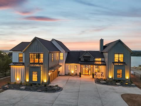 Cliff Haven 2.0: 6-7 Bdrm/ 6 Bath w/ pool/hot tub,