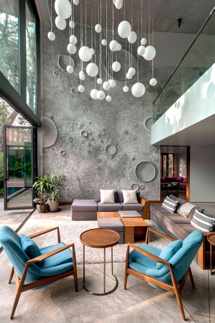 Rooms: Living area