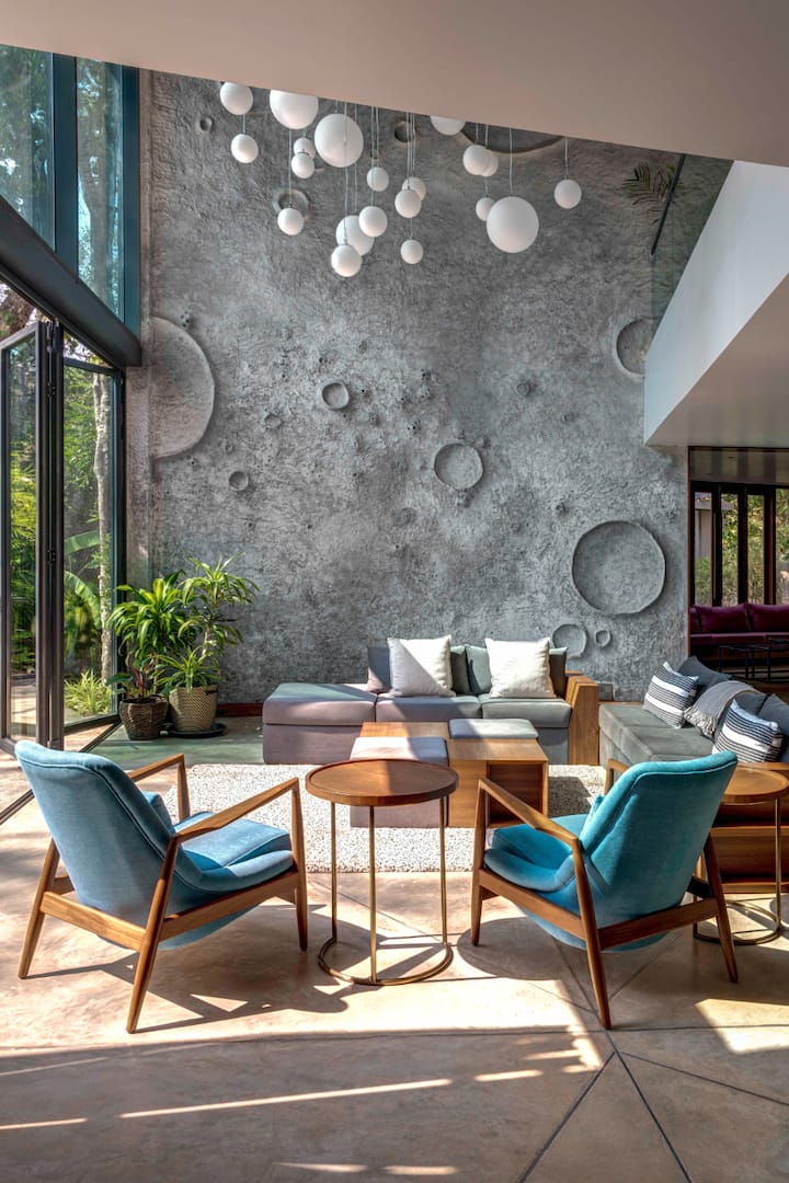 Rooms: Living area