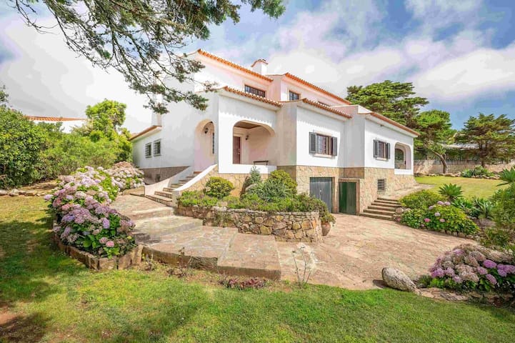 GuestReady – Scenic Getaway in Colares