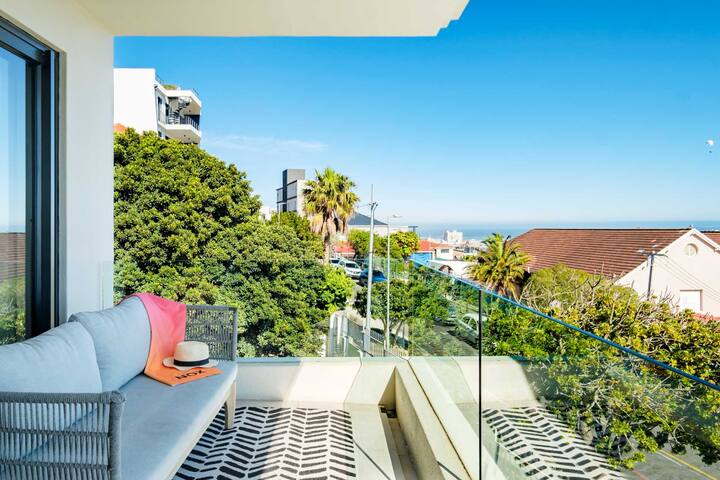 Charming Coastal Escape Marula One gallery image 4