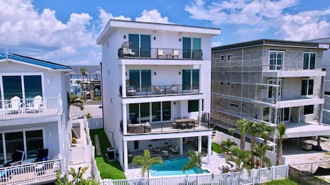 Beach Three: Style meets Shore w/ Pool and Spa