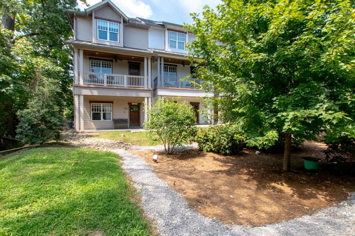 Bohemian Luxe | Private Balcony | Prime Location