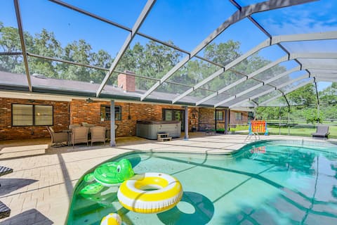 Game Room! Group Getaway 7 Mi to Adventure Island