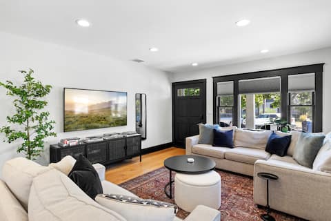 Popular Airbnb listing: Charming 3BR in Heart of LA with Spacious Backyard in Westside South Central