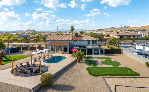 Your Unique Desert Compound - Amenities Galore