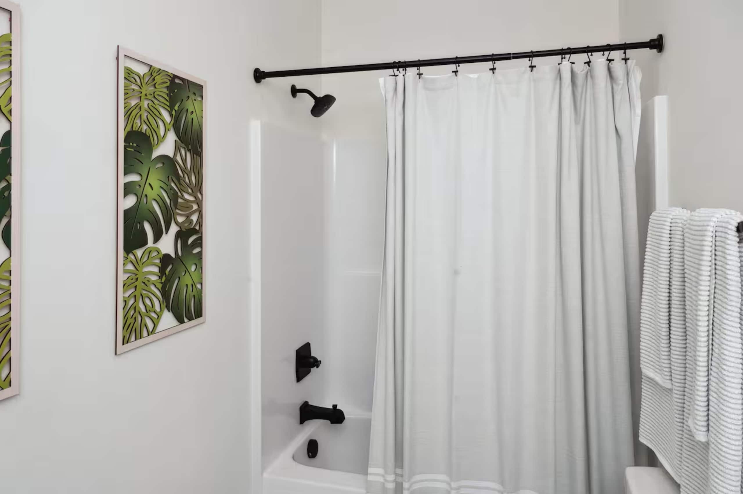 Home in Kahuku · ★4.95 · 5 bedrooms · 10 beds · 3 private baths - Image 6