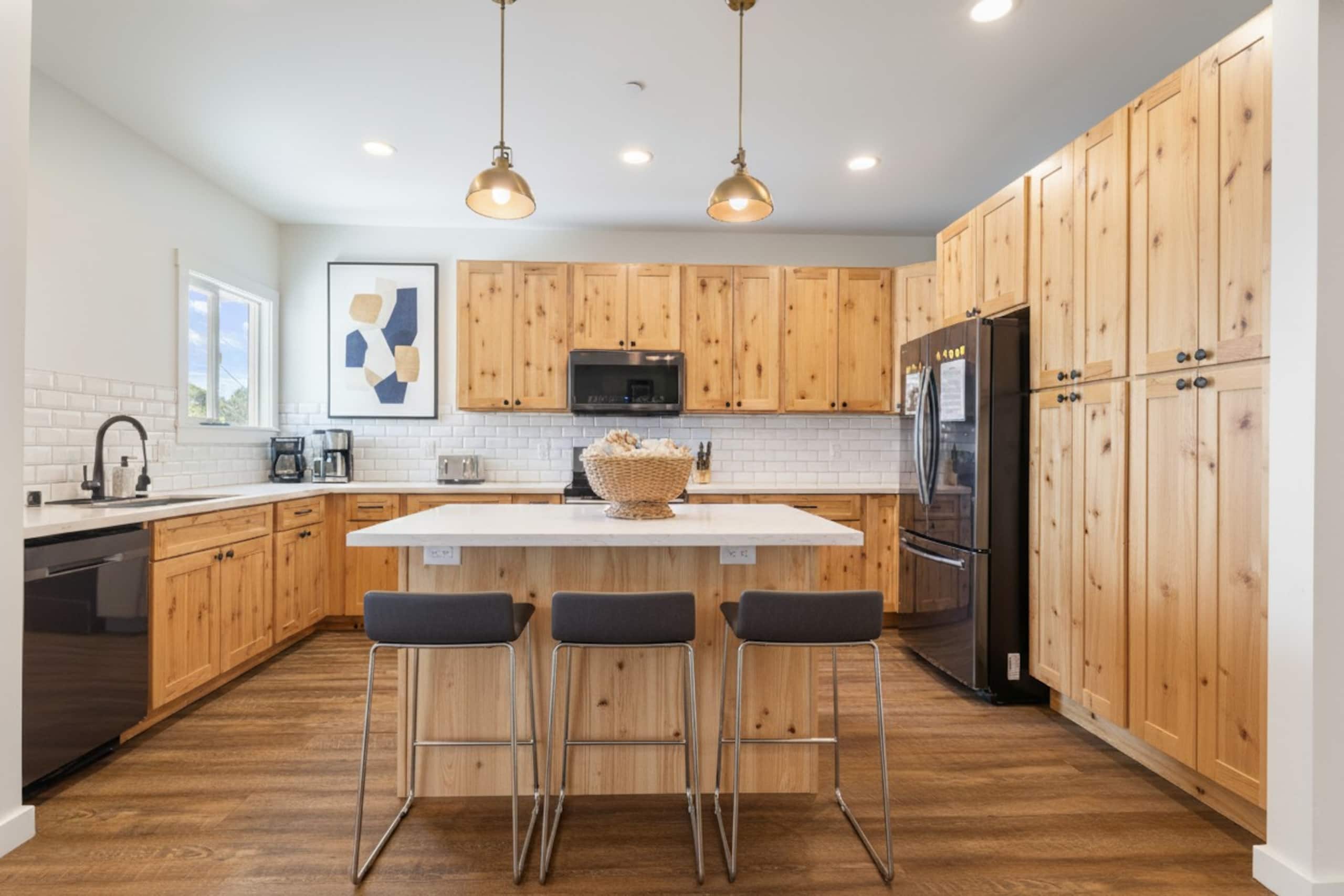 Home in Kahuku · ★4.95 · 5 bedrooms · 10 beds · 3 private baths - Image 3