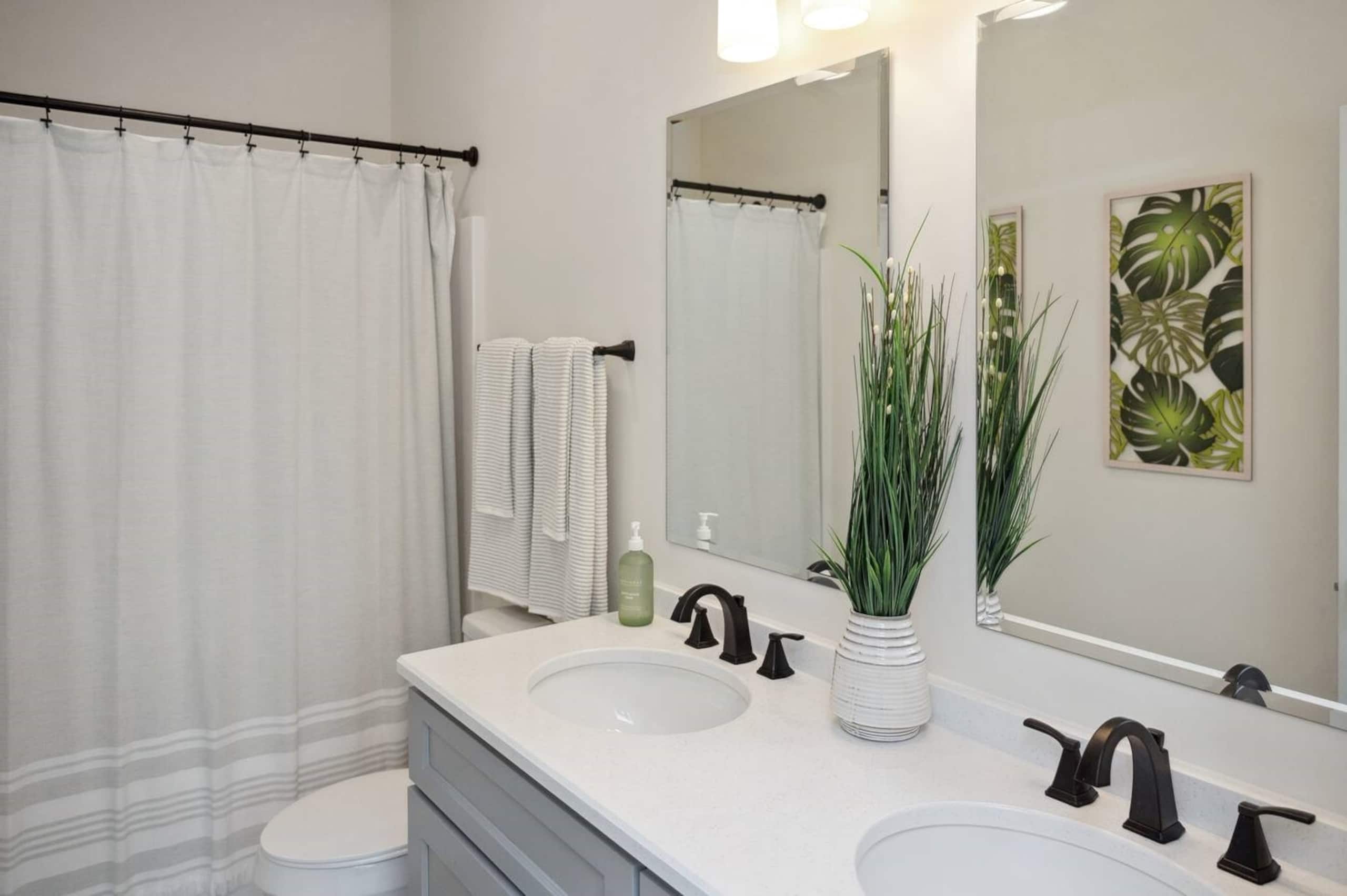 Home in Kahuku · ★4.95 · 5 bedrooms · 10 beds · 3 private baths - Image 5