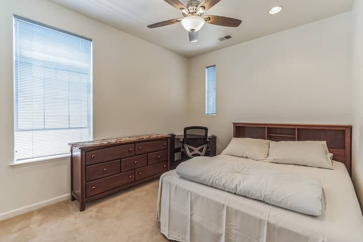 מאוורר תקרה, בתוך הבית, עיצוב הבית, ריהוט, מיטה