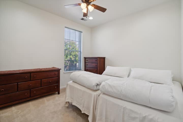 בתוך הבית, מאוורר תקרה, ארון, ריהוט, עיצוב הבית